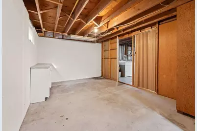 2807 Edgewood Drive N, Fargo, ND 58102 - Photo 46