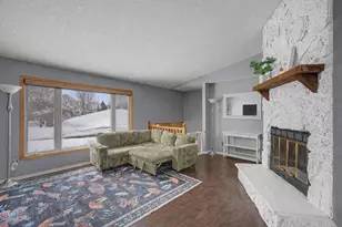 9614 Wellington Ln N, Maple Grove, MN 55369 - Photo 4