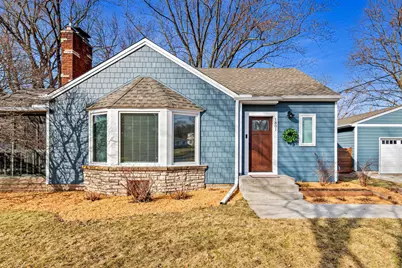 1801 Chatsworth Street N, Roseville, MN 55113 - Photo 2