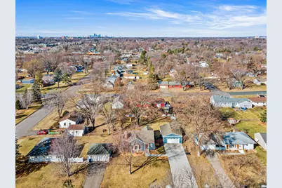 1801 Chatsworth Street N, Roseville, MN 55113 - Photo 38