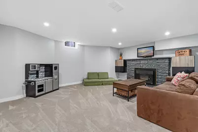 1801 Chatsworth Street N, Roseville, MN 55113 - Photo 18