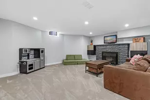 1801 Chatsworth Street North, Roseville, MN 55113 - Photo 18