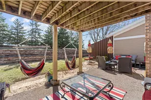 9344 Nesbitt Rd, Bloomington, MN 55437 - Photo 36