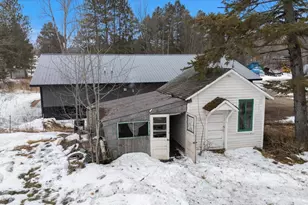 404 Itasca Ave, Hibbing, MN 55746 - Photo 2