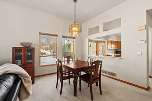 8136 Dakota Ln, Chanhassen, MN 55317 - Photo 8