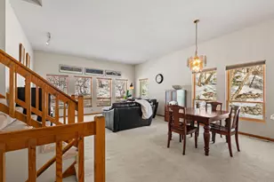 8136 Dakota Ln, Chanhassen, MN 55317 - Photo 4