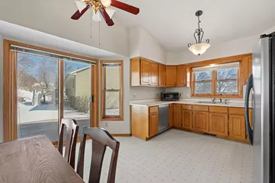 8136 Dakota Lane, Chanhassen, MN 55317 - Photo 8