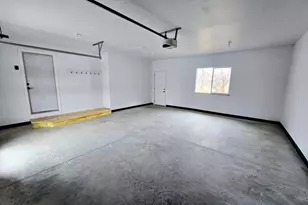 406 8th Ave SW, Pipestone, MN 56164 - Photo 4