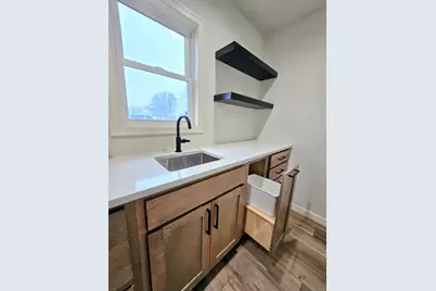 406 8th Avenue SW, Pipestone, MN 56164 - Photo 12