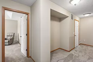 1845 Columbia Ln, Chanhassen, MN 55317 - Photo 10