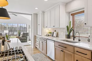 9773 Wedgewood Cir, Woodbury, MN 55125 - Photo 16