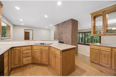 443 Salem Place, Mahtomedi, MN 55115 - Photo 8