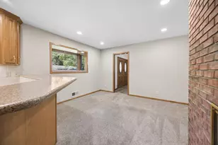 443 Salem Pl, Mahtomedi, MN 55115 - Photo 10
