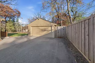 3100 Noble Ave N, Golden Valley, MN 55422 - Photo 16