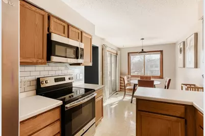 3716 Gershwin Lane N, Oakdale, MN 55128 - Photo 8