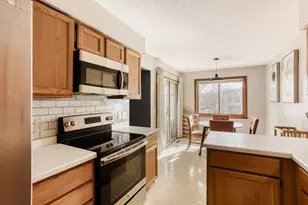 3716 Gershwin Ln N, Oakdale, MN 55128 - Photo 10