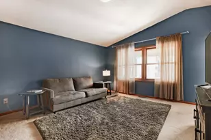 3716 Gershwin Ln N, Oakdale, MN 55128 - Photo 8