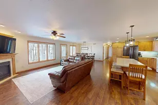 64562 270th St, Alden, MN 56009 - Photo 2