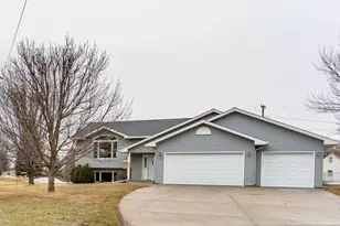 1207 Greenfield Ave, Fergus Falls, MN 56537 - Photo 2