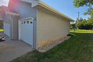 1207 Greenfield Ave, Fergus Falls, MN 56537 - Photo 40