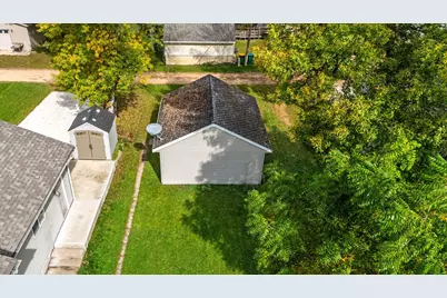 411 Oak Avenue SE, Montgomery, MN 56069 - Photo 6