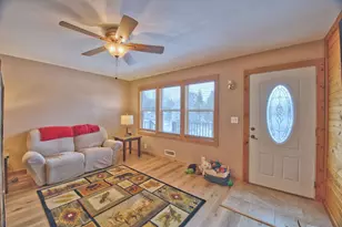 802 3rd St NW, Chisholm, MN 55719 - Photo 4