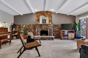 609 Manor Ct, Altoona, WI 54720 - Photo 8