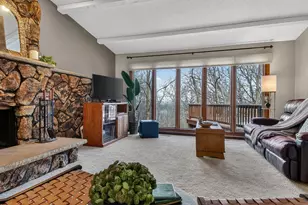 609 Manor Ct, Altoona, WI 54720 - Photo 10