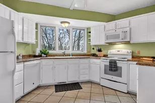 609 Manor Ct, Altoona, WI 54720 - Photo 2