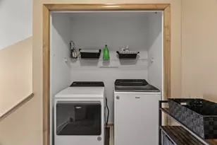 1666 Village Trail E, Maplewood, MN 55109 - Photo 14