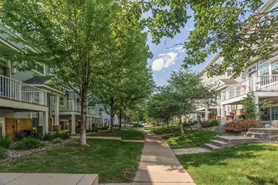 1666 Village Trail E #6, Maplewood, MN 55109 - Photo 4