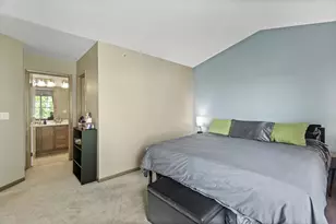 1666 Village Trail E, Maplewood, MN 55109 - Photo 16