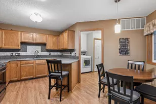 7887 Barrymore Ln, Woodbury, MN 55125 - Photo 12