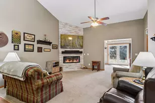 7887 Barrymore Ln, Woodbury, MN 55125 - Photo 4