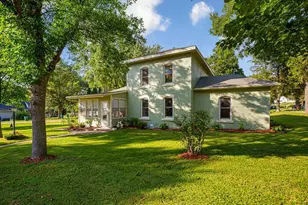 219 Davis St, Le Sueur, MN 56058 - Photo 1