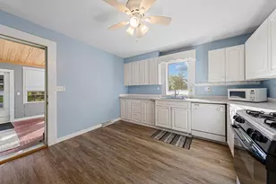 219 Davis St, Le Sueur, MN 56058 - Photo 14