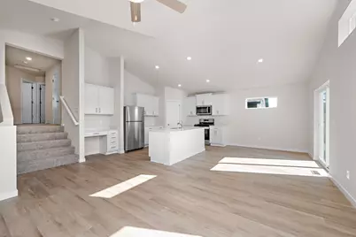 724 Spruce Street N, Cambridge, MN 55008 - Photo 2