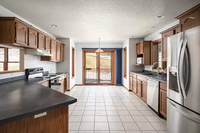 348 Regent Drive, La Crescent, MN 55947 - Photo 2