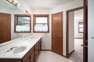 348 Regent Dr, La Crescent, MN 55947 - Photo 12