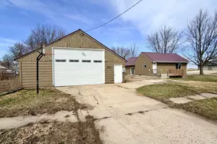 501 5th St, Wilmont, MN 56185 - Photo 2