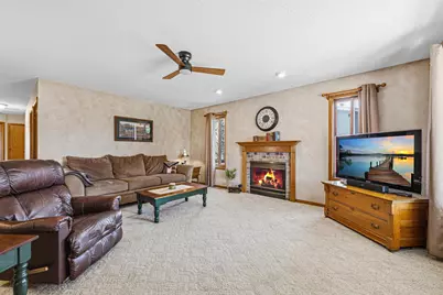 526 Beaver Street E, Belle Plaine, MN 56011 - Photo 4