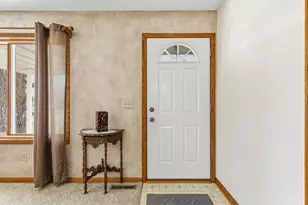 526 Beaver Street E, Belle Plaine, MN 56011 - Photo 10