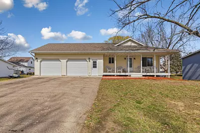 526 Beaver Street E, Belle Plaine, MN 56011 - Photo 2