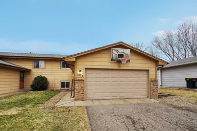 1027 Eastview Circle, Shakopee, MN 55379 - Photo 1