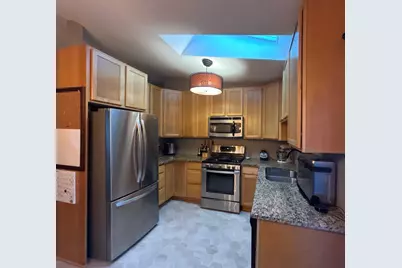 1027 Eastview Circle, Shakopee, MN 55379 - Photo 2