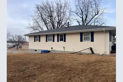 102 Grant Street S, Lake Benton, MN 56149 - Photo 2