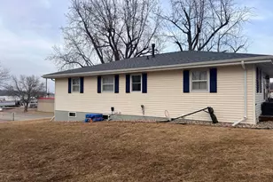 102 Grant Street S, Lake Benton, MN 56149 - Photo 2