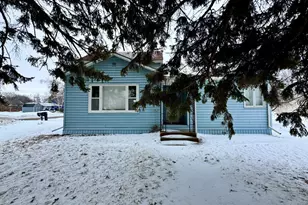 810 2nd St NE, Roseau, MN 56751 - Photo 1