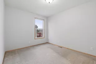 15376 Plumstone Dr, Eden Prairie, MN 55347 - Photo 12