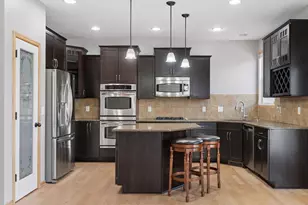 15376 Plumstone Dr, Eden Prairie, MN 55347 - Photo 20